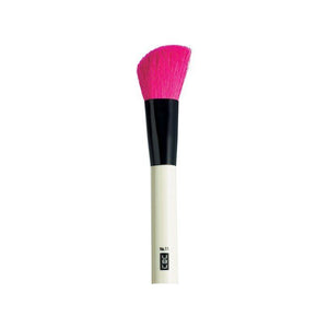 Abgewinkelter Puder-Rouge-Pinsel - Berry Blush - Ubu - Ubu - Urban Beauty United - 1