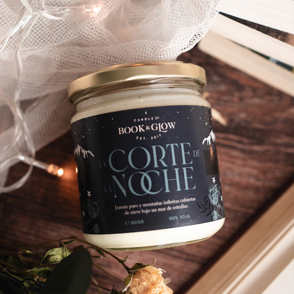 Vegane Sojawachs-Kerze 'Der Hof der Nacht' - Book and Glow - 2